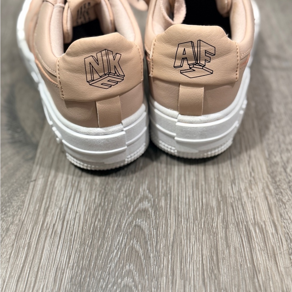 Nike Women's Light Pink Air Force One Sneakers Size 6 - Picture 9 of 12